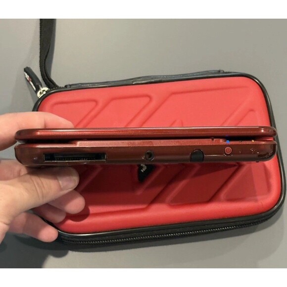 Nintendo NEW 3DS XL Console (RED-001) OEM Charger 2GB SD Stylus w 4 Games + Case - Picture 6 of 14
